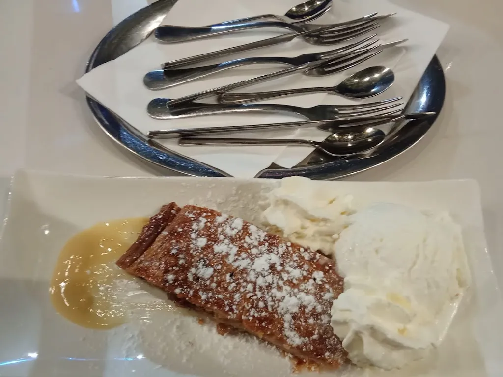 Oanna Forsyth_SPAETZLE FRITZ: Restaurante y Parking de Autocaravanas_San Rafael del Río_review