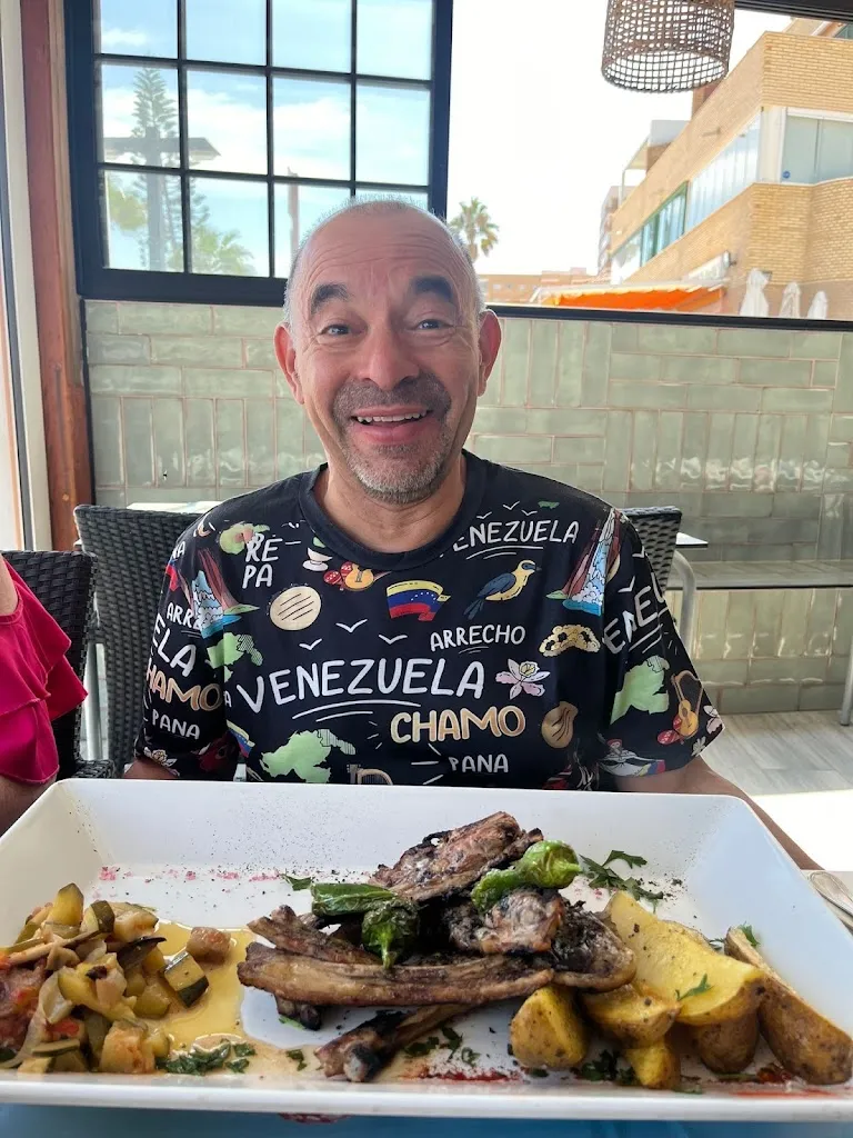 Eddy Jose Muskus_Tela Marinera_Oropesa del Mar/Orpesa_review