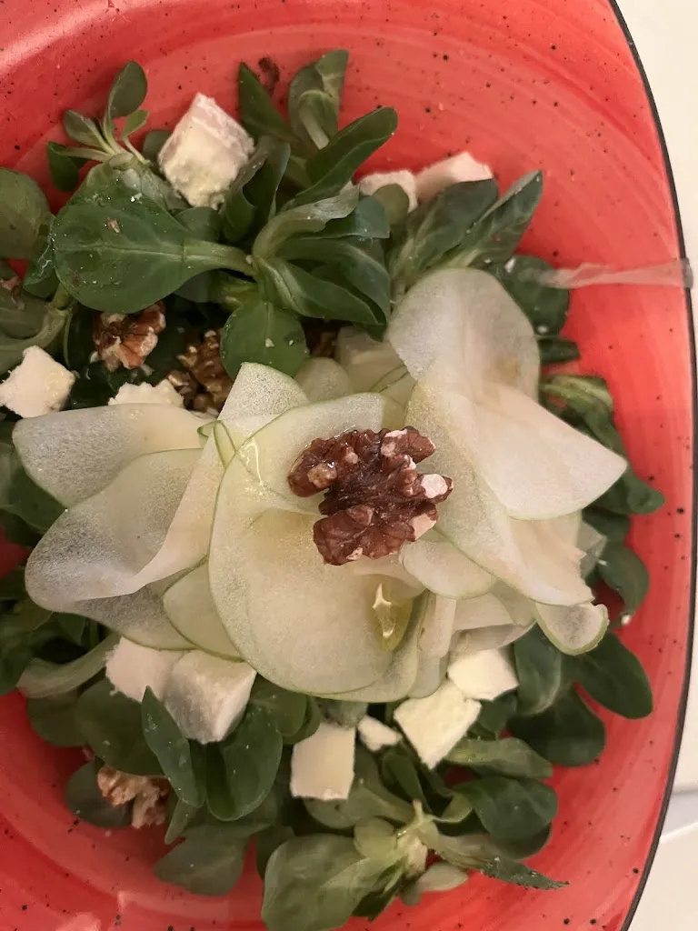 Lisa Stern_Malafemmena_Sarratella_review