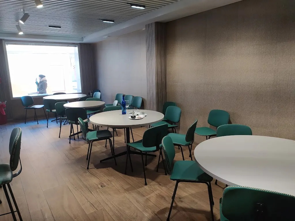 Mesón El Álamo._Fuente-Álamo_slider_image_3