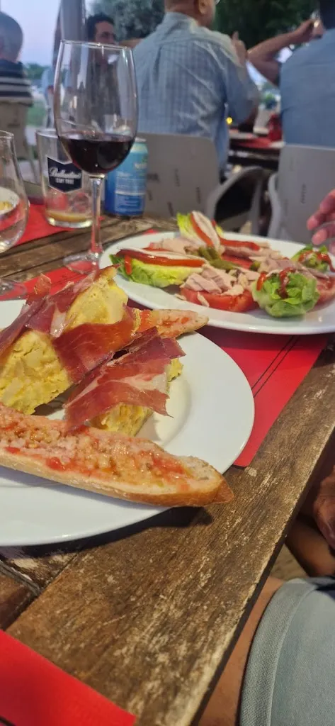 antonio's pub_Sant Jordi/San Jorge_slider_image_1