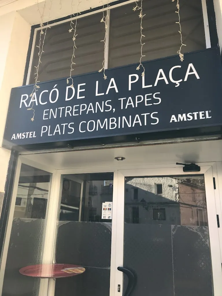 BAR RACÓ DE LA PLAÇA restaurant in Sueras/Suera