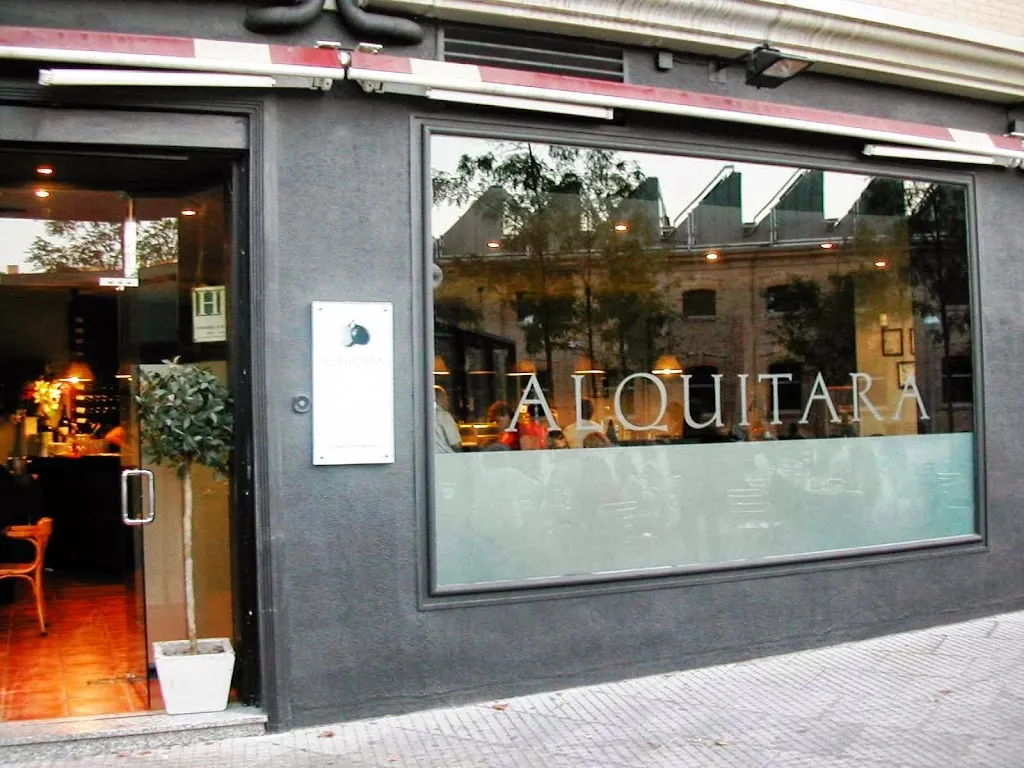 Alquitara restaurant in Tales