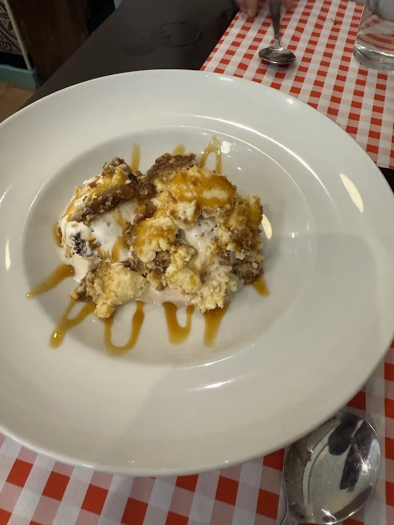 Henry Roden_Barrutia y El Nueve_Teresa_review