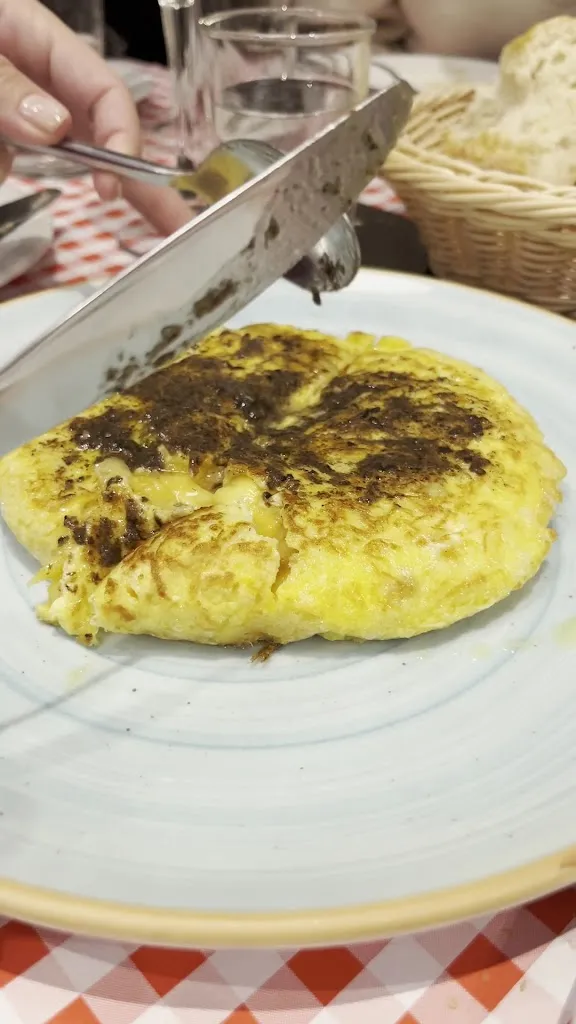 Barrutia y El Nueve_Teresa_slider_image_2