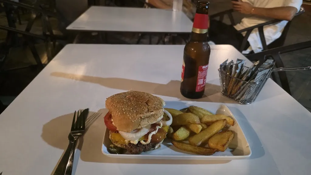 Siamack Moradi_Mamá Teresa_Teresa_review