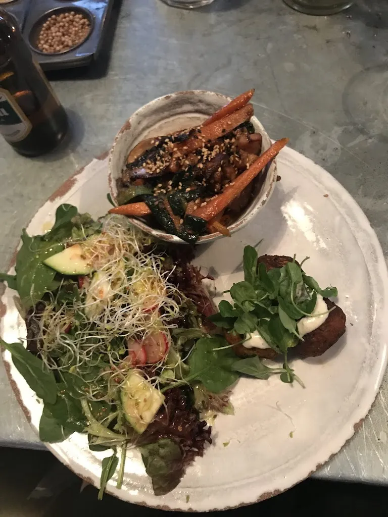 Jonas Mølgaard_Olivia te Cuida_Teresa_review