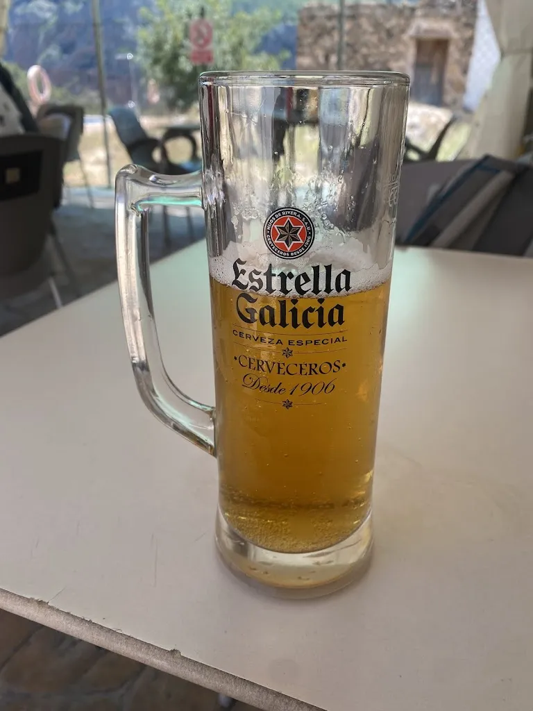 Cristian Dumitriu_Bar piscinas torrechiva_Torrechiva_review