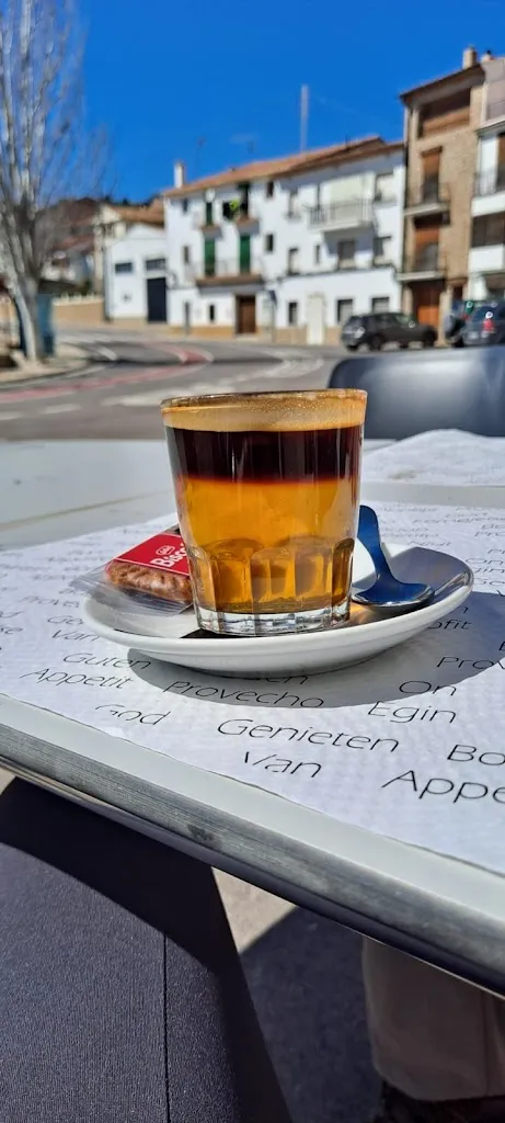 Ernesto Rodrigo_BAR MEDIA LUNA._Torrechiva_review