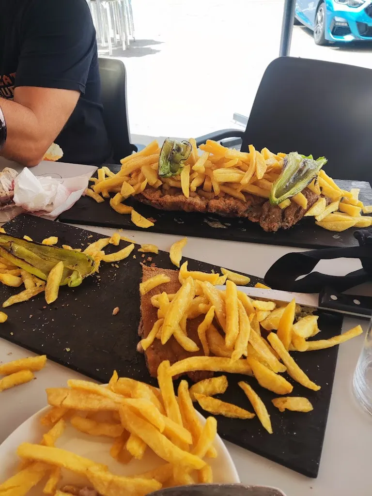 Javier Garcia_BAR MEDIA LUNA._Torrechiva_review