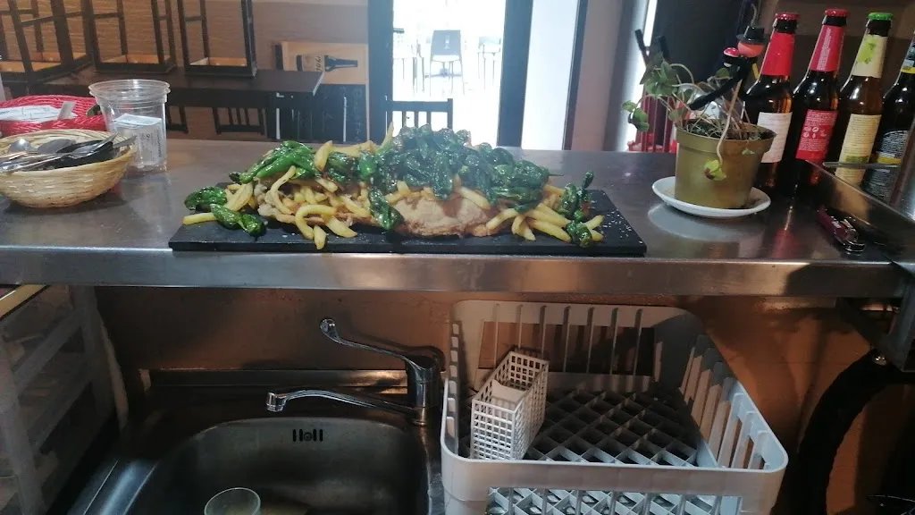 BAR MEDIA LUNA._Torrechiva_slider_image_3