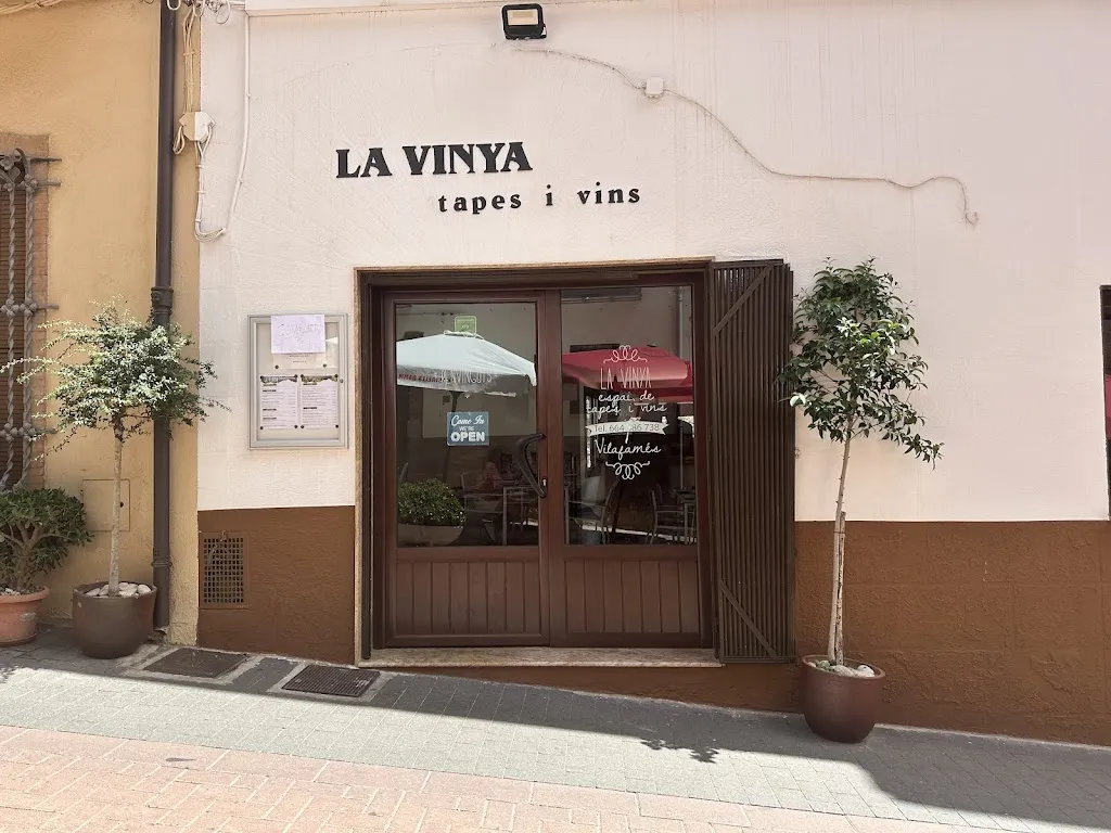 La Vinya,Tapes i Vins. restaurant in Vilafamés