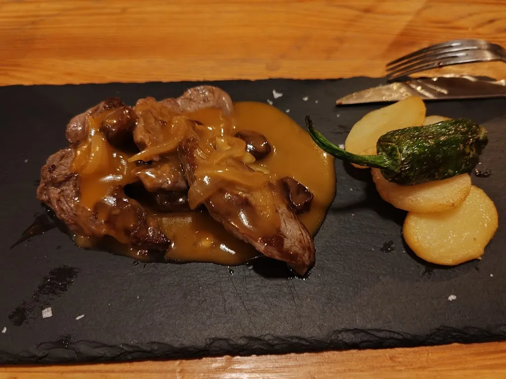 Milii A_Pub Atrivm_Madrigueras_review