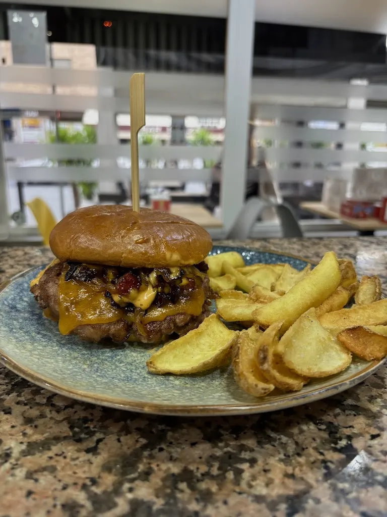 Bar Simons Tapas-Cafetería-Bocatería_Torreblanca_slider_image_3