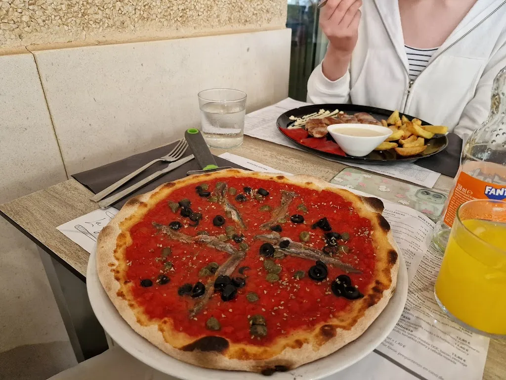 Karen Oswin_La Gloria Pizzeria Restaurante_Torreblanca_review