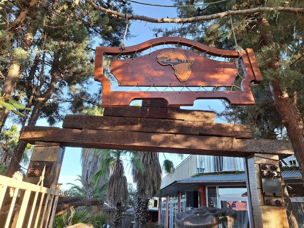 alejandro fernandez_La Islita Lounge Bar_Almadenejos_review