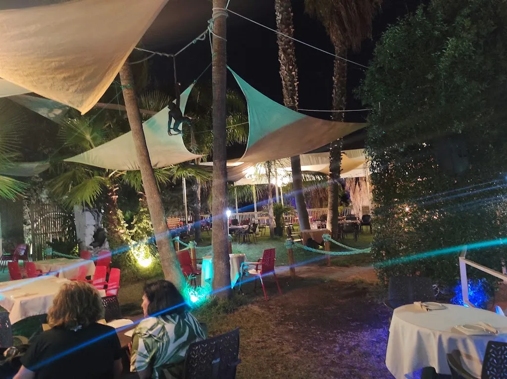 La Islita Lounge Bar_Almadenejos_slider_image_3