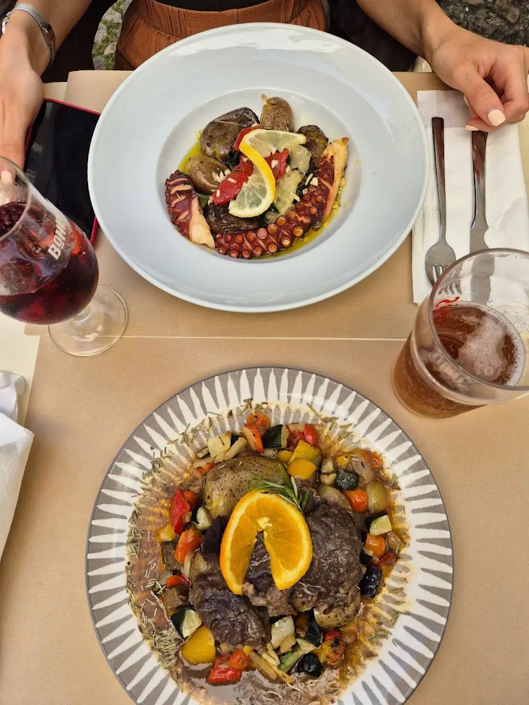 Milos Lazarevic_Taberna D'Almedina_Almedina_recensione