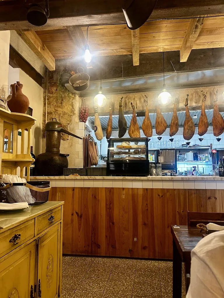 Taberna D'Almedina_Almedina_slider_image_3