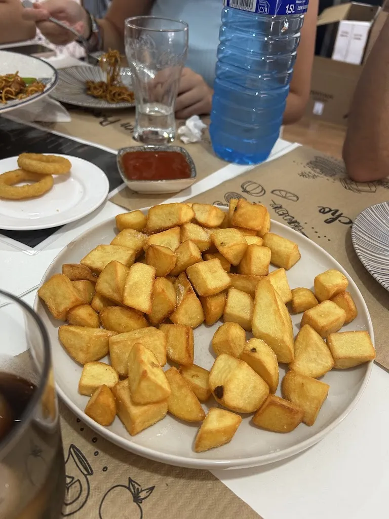 Esther_Bar La Parada_Almodóvar del Campo_review