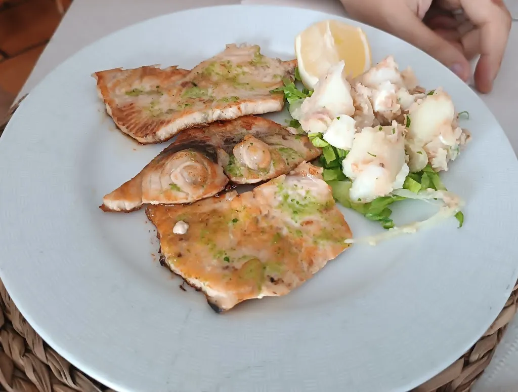 juanlcj3394_Restaurante-Hostal Venta Tomas_Almuradiel_recensione