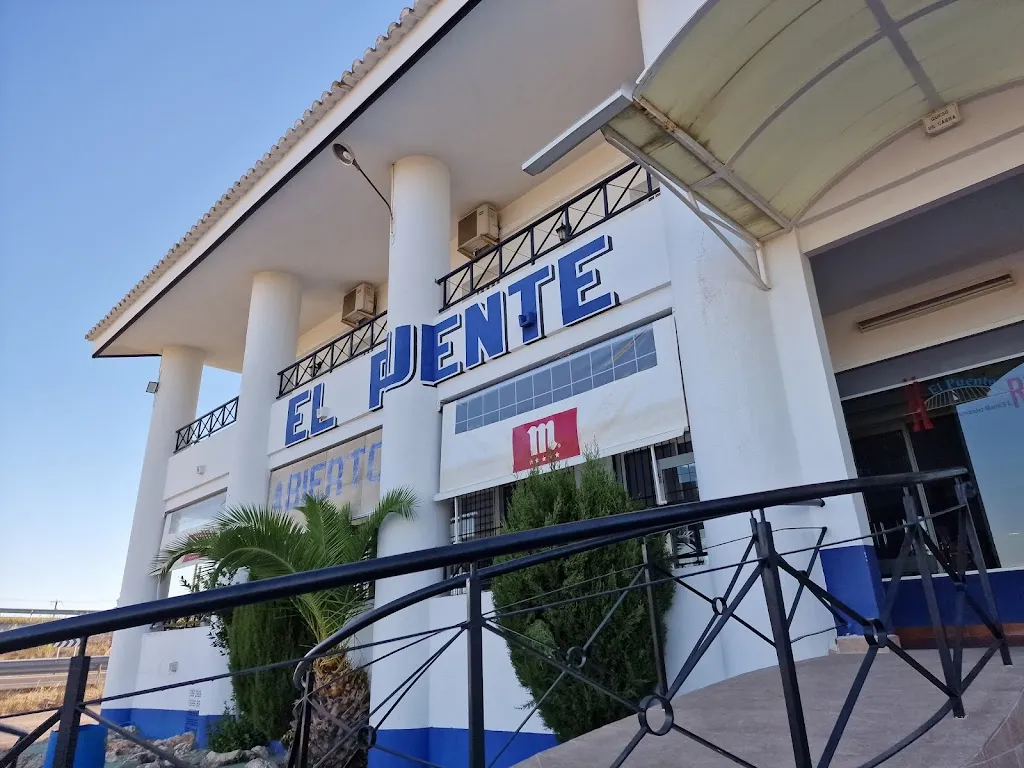 Hostal Restaurante El Puente_Almuradiel_slider_image_3