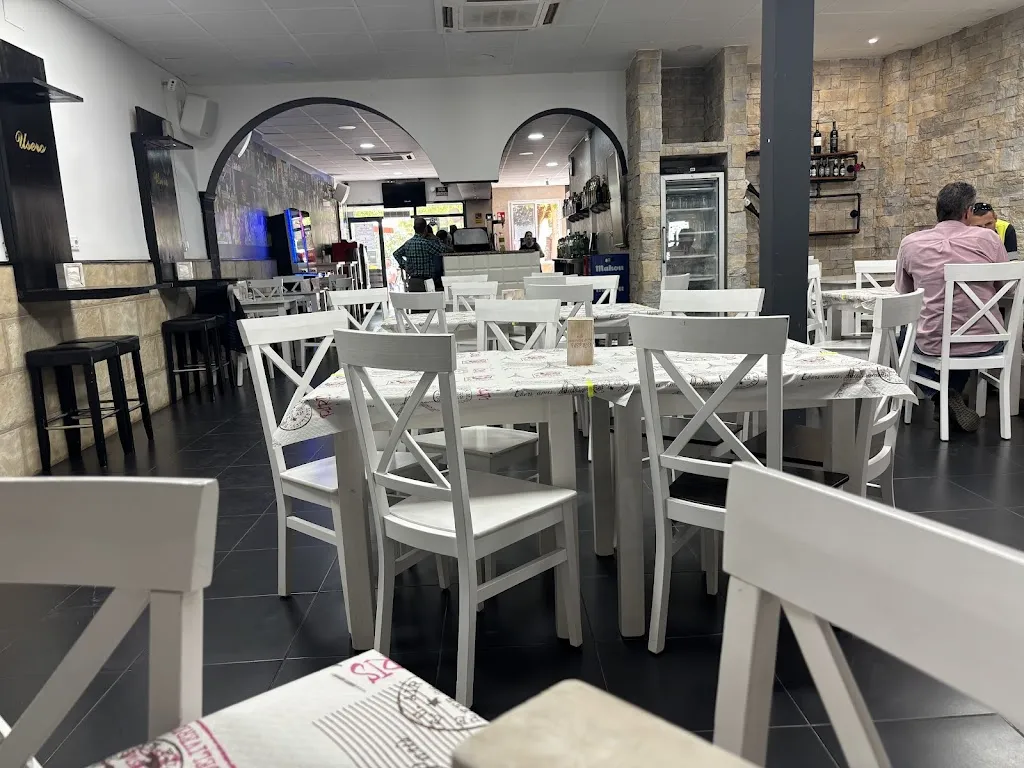 Bar Restaurante Usero restaurant in Brazatortas