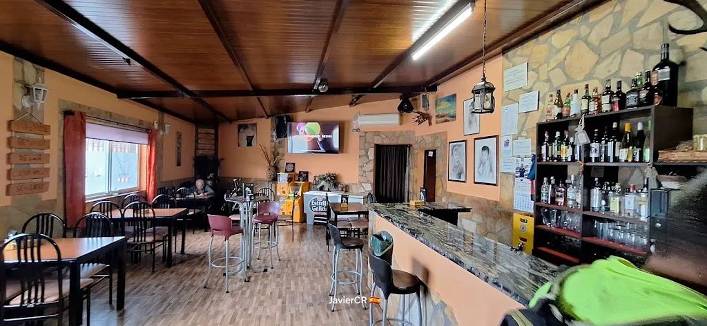 Bar Terraza Churreria La Era restaurant in Cabezarados