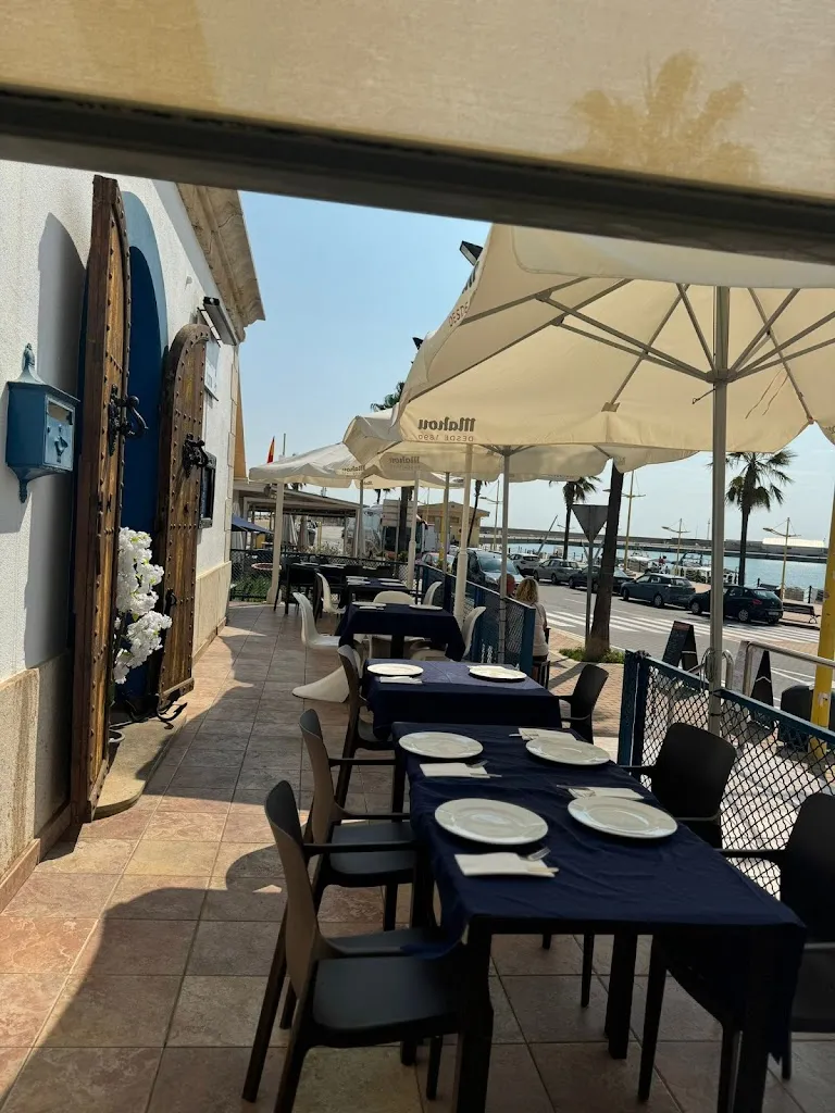 LOS PÍCAROS EN EL FARO restaurant in Vinaròs