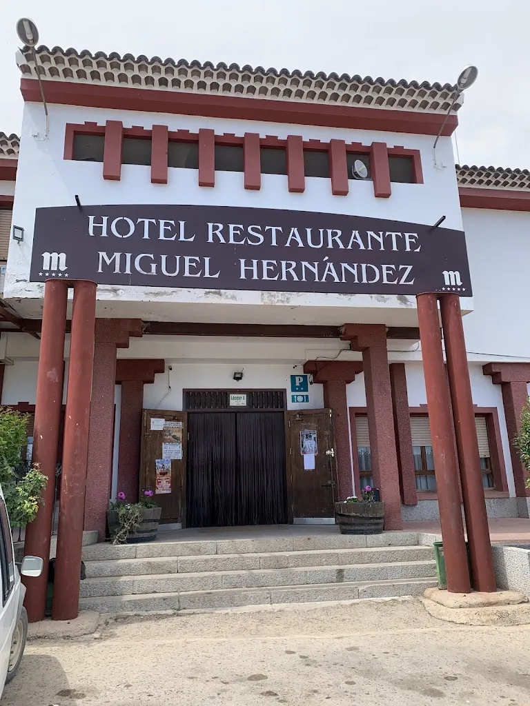 RESTAURANTE MIGUEL HERNÁNDEZ._Munera_slider_image_1