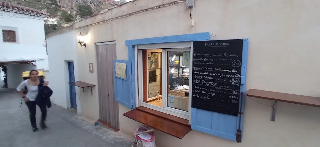 Ala Ventana Pizzería_Molinicos_slider_image_1