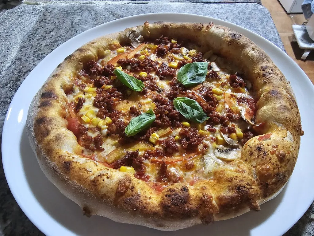 Ala Ventana Pizzería_Molinicos_slider_image_2