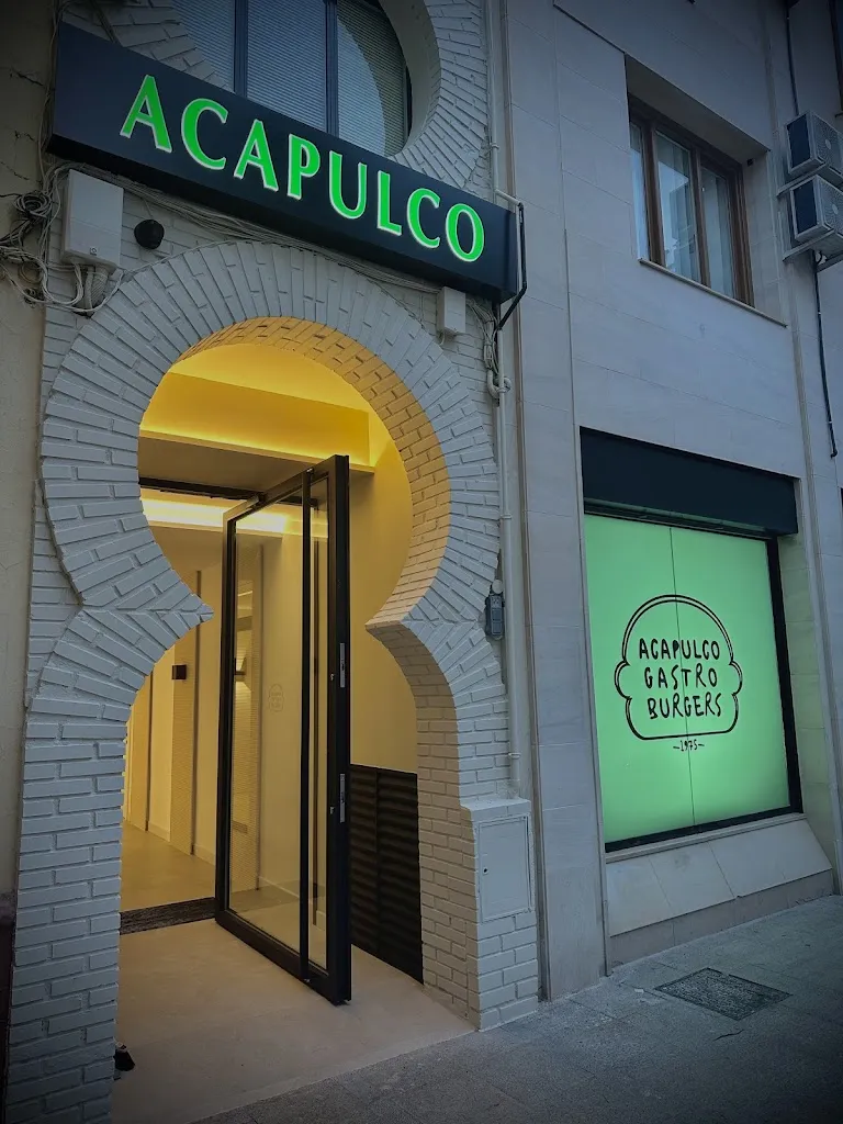 Acapulco Gastro Burgers restaurant in Alcázar de San Juan