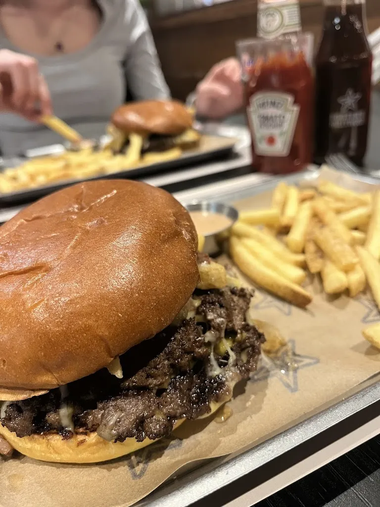 Cristian Sevilla Ruiz_Foster's Hollywood_Alcázar de San Juan_review