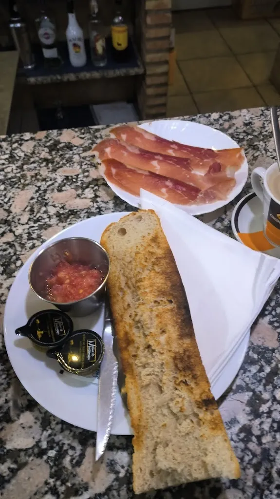 Arturo S.B._Casa Mesón Beni_Cortijos Los_review