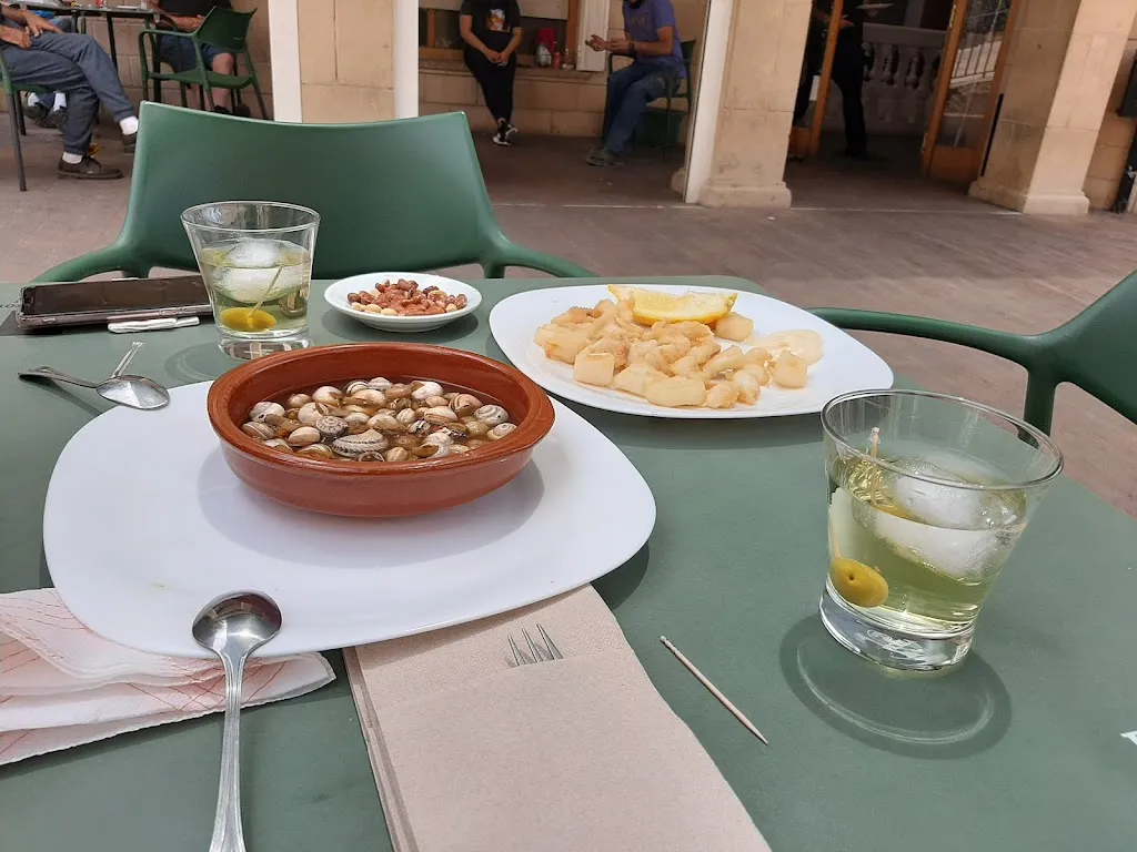 Gerardo Paños_Bar Casa de la Cultura_Molinicos_Bewertung