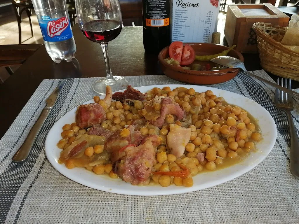 Pedro Vinos la Mancha_Bar Tropicana_Fuencaliente_review