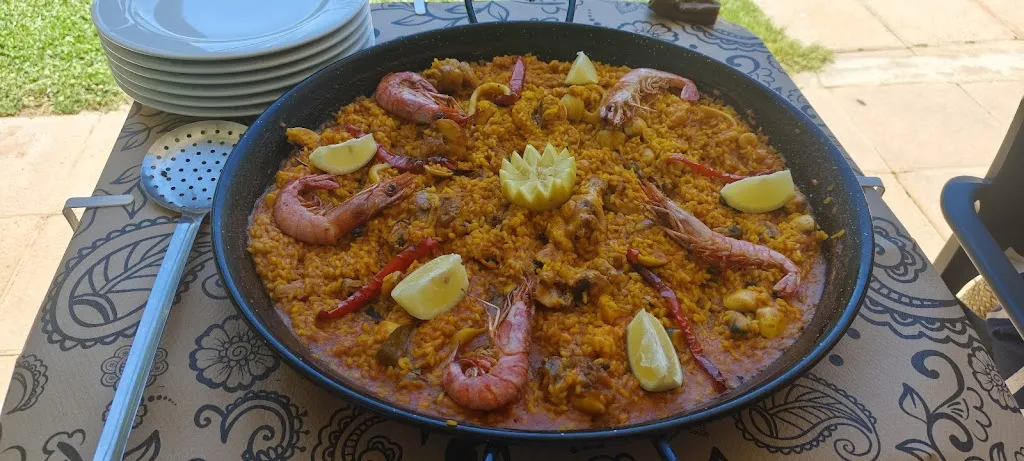 Piscina municipal "Los Pacos" restaurant in Fuencaliente