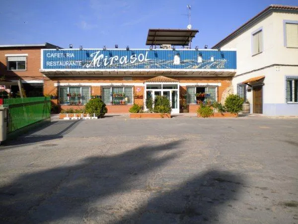 Restaurante Mirasol - Hnos. Hidalgo Ramírez S.L._Campo de Criptana_slider_image_1