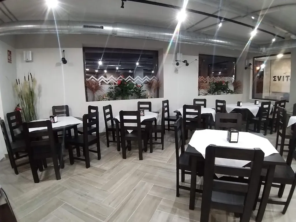 CAFÉ BAR EVITA restaurant in Campo de Criptana