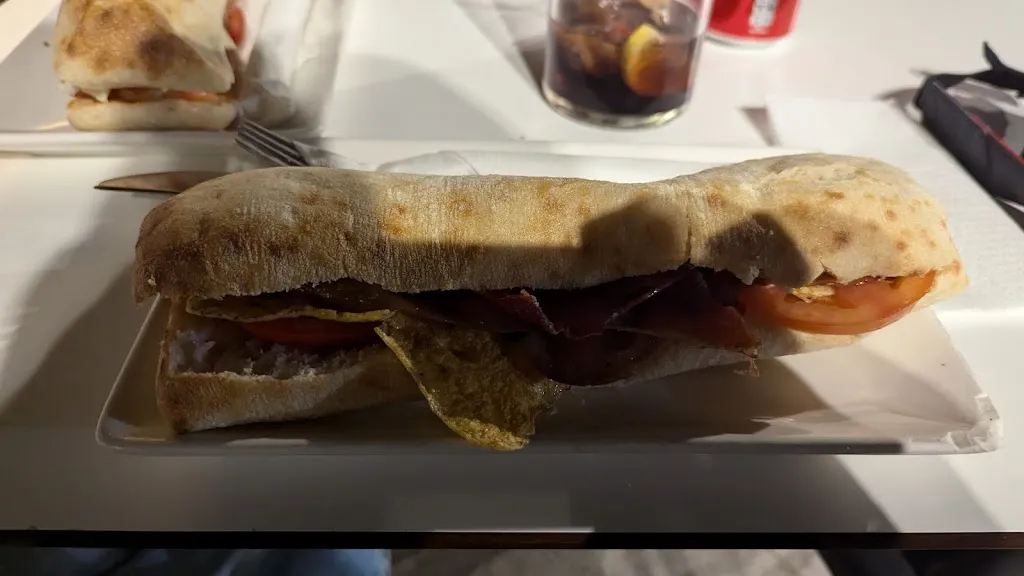 Alfonso Entrena Henríquez_Bar Restaurante Diques_Campo de Criptana_review