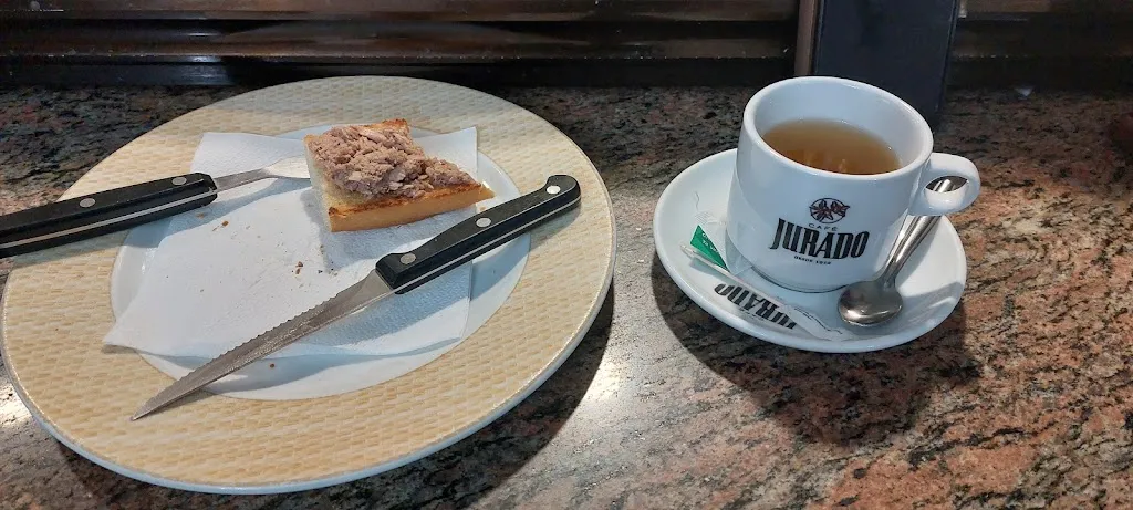 Bar Restaurante La Plaza_Llanos del Caudillo_slider_image_3