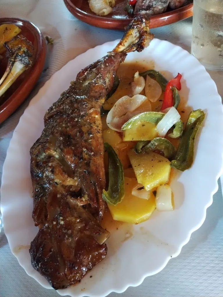 Paco Agarrabeitia_Bar la penúltima _Llanos del Caudillo_recensione