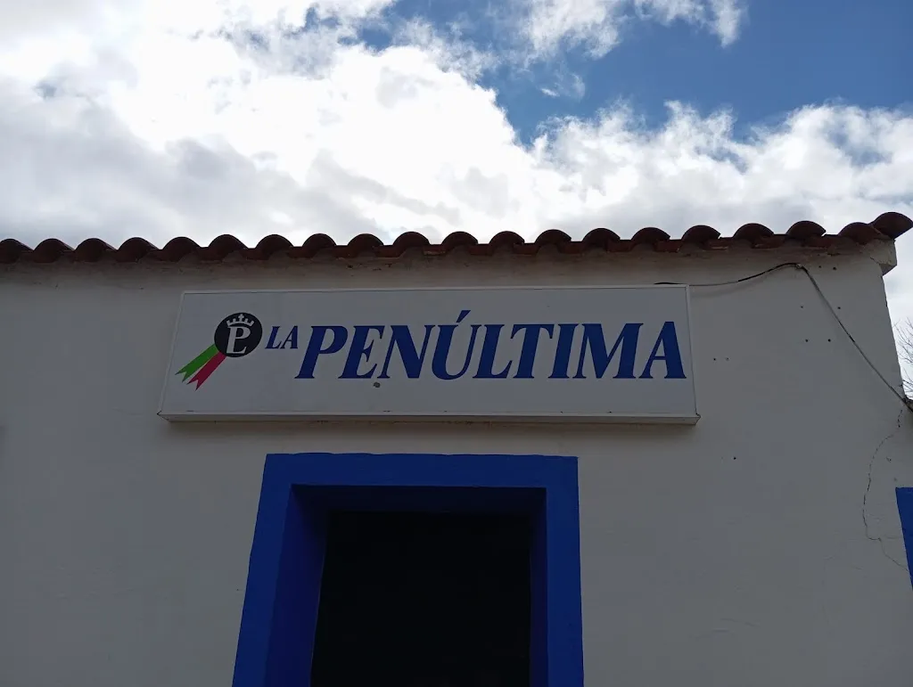 Bar la penúltima  restaurant in Llanos del Caudillo