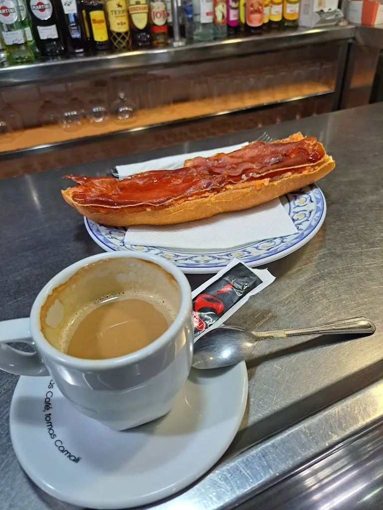 RESTAURANTE J&A MARITORNES_Herencia_slider_image_3