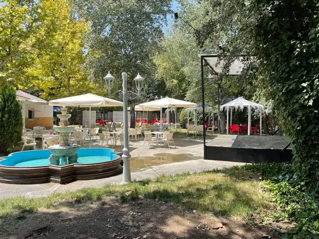 Cafe y Copas Piscina Herencia restaurant in Herencia