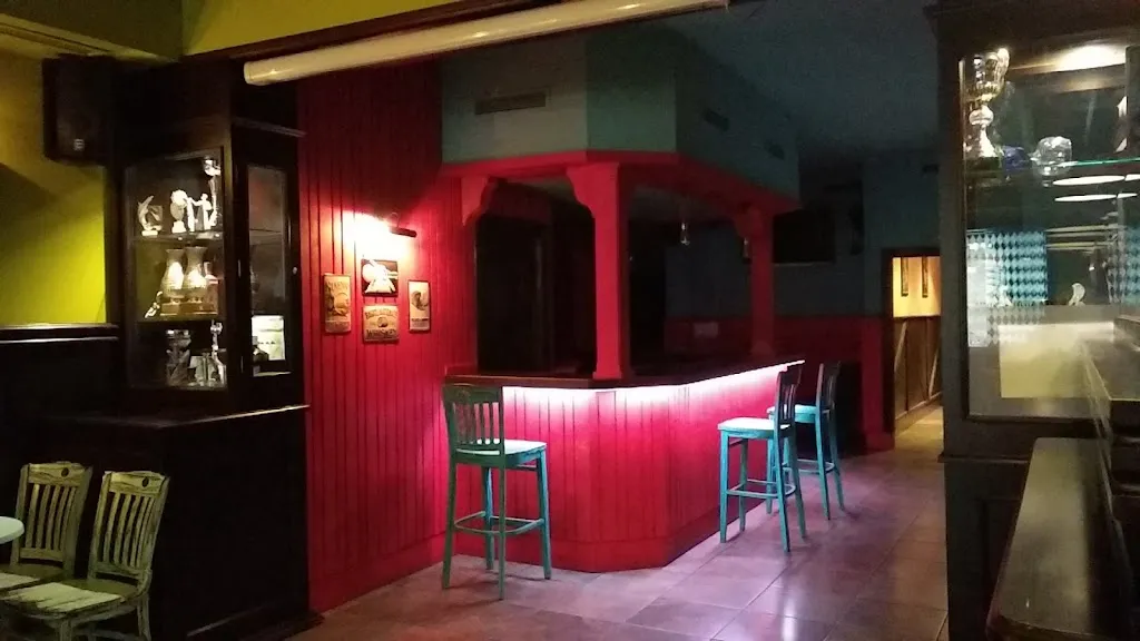 Julian “FOTO-VIDEO ALMOGUERA” Almoguera_The Place Pub_Herencia_review