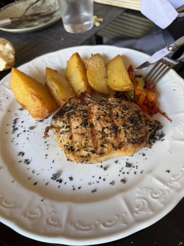 Kayla_El Mesón de Luciano_Malagón_recensione