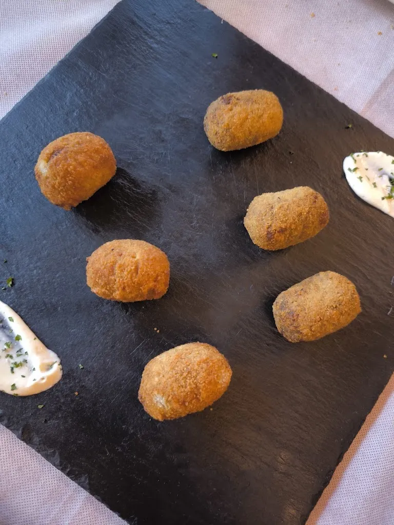 Angel Carlos Garcia Heras_Mesón Montes De Toledo_Navas de Estena_review