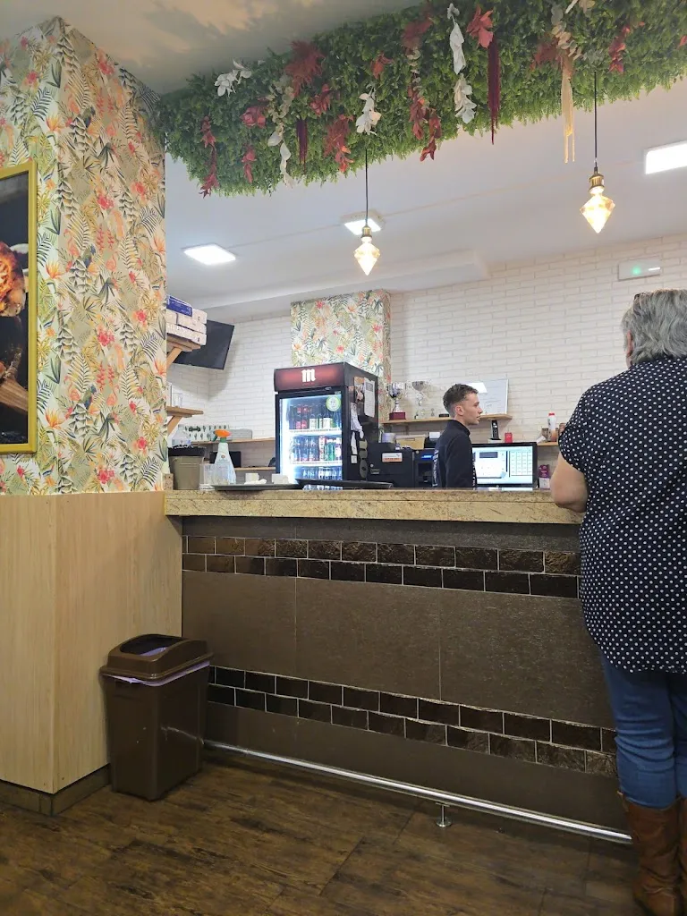 Nasser Aljaber_GELATERIA TUTTI FRUTTI PIZZERIA_Manzanares_recensione